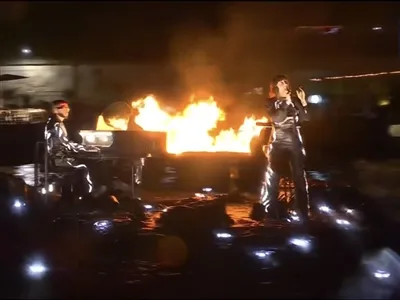 Cây đàn piano bốc cháy tại Thế vận hội Paris